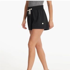 Vuori Halo Boxy short in black